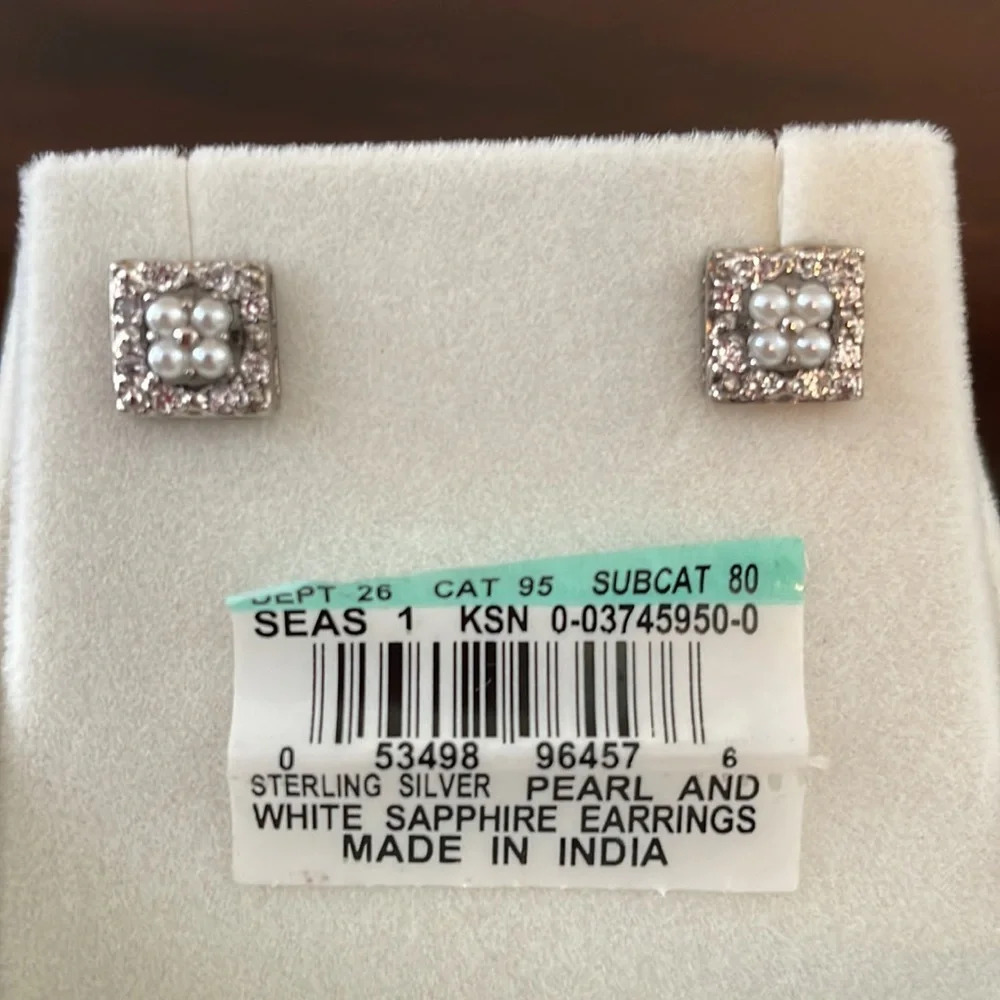 Sterling silver earrings with white sapphires and pearls - Picture 4 of 5